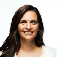 Headshot of Dr. Elda Fisher, MD, Medical Director of BeeReady, maxillofacial surgeon in North Carolina